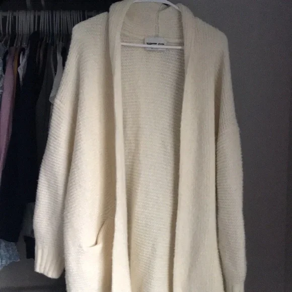 Aritzia Babaton I-OI Cardi Sweater, never worn - Picture 2 of 7